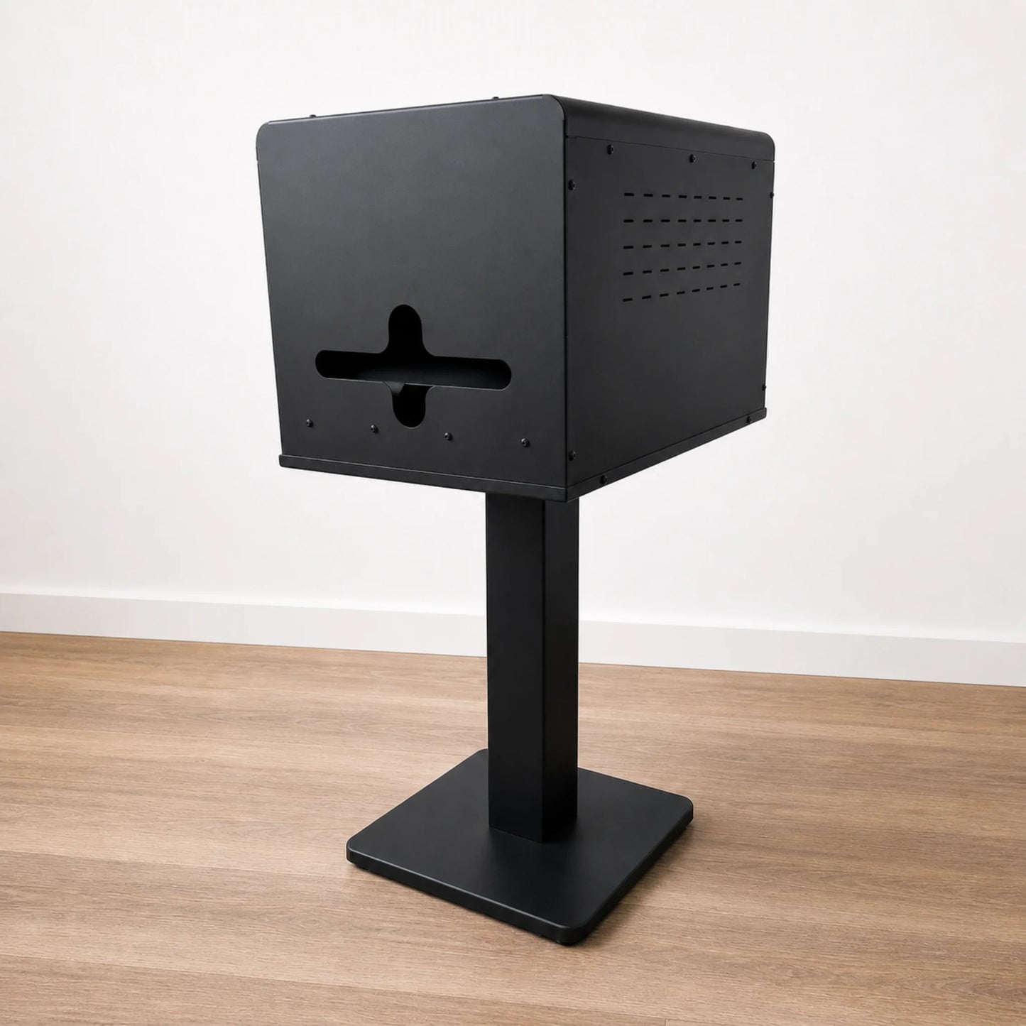 Stand adaptado a la impresora DNP RX1HS. El color del mueble es negro